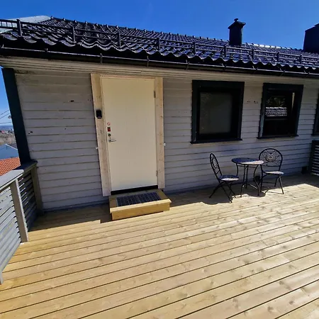 Comfortable Sleeps 4 D Near Center Apartamento